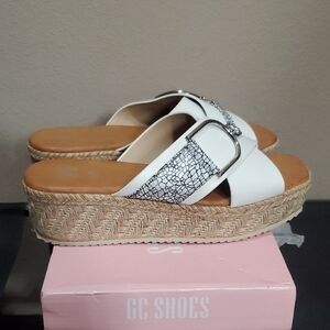 GC Shoes NWT White Platform Slide Mules with Metallic Crackle Strap